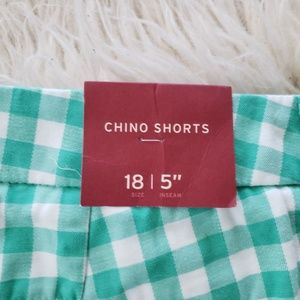 BRAND NEW w/o tags. Pair of chino shorts